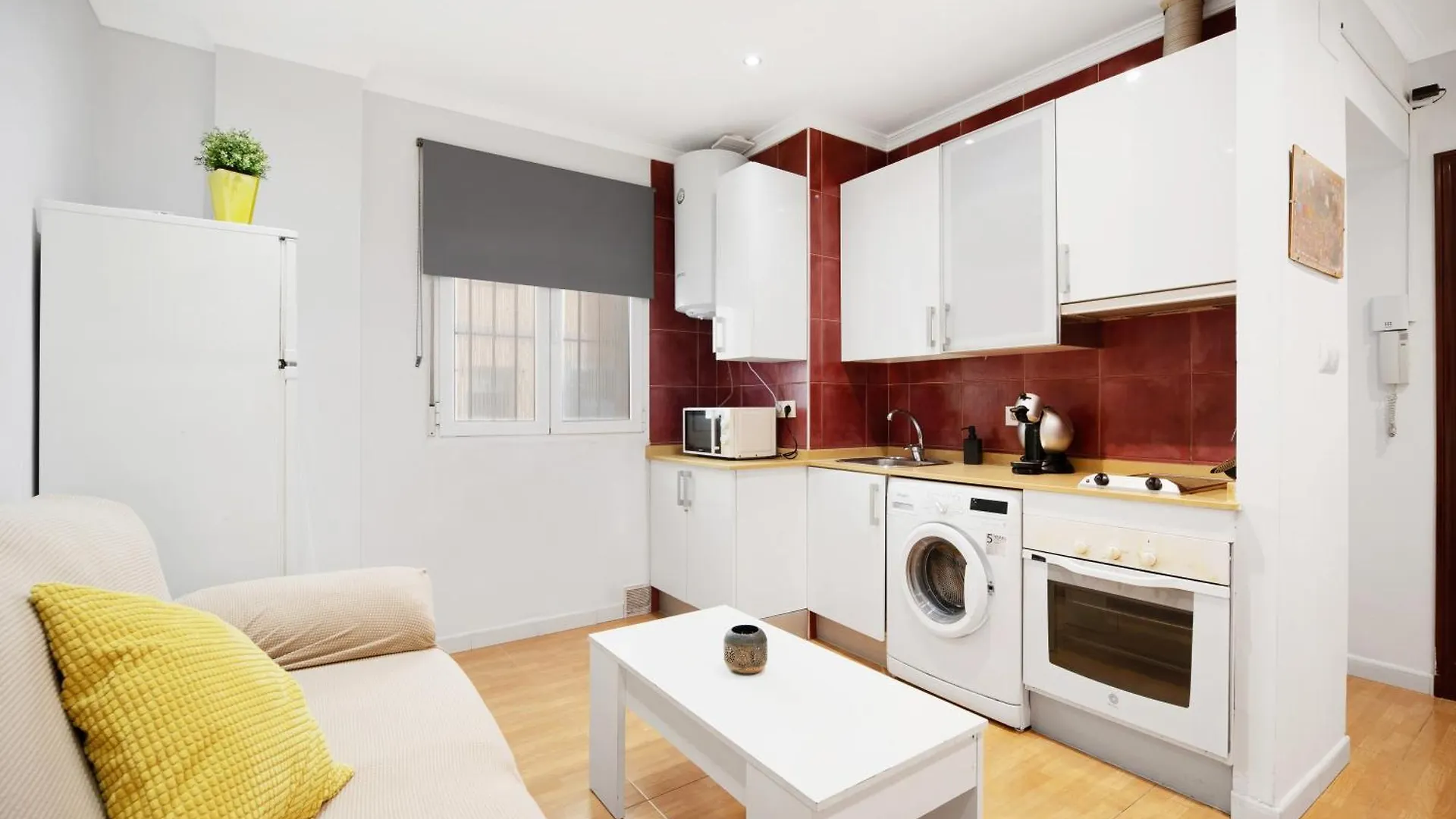 קדיז Santama Beach Apartment 0*,